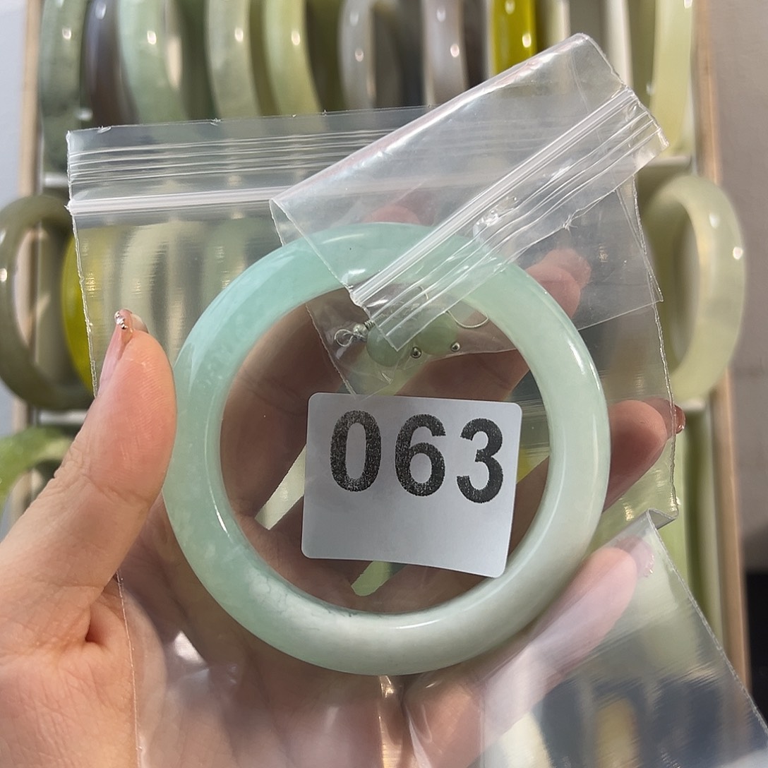 ****蛇纹石玉未镶嵌手镯