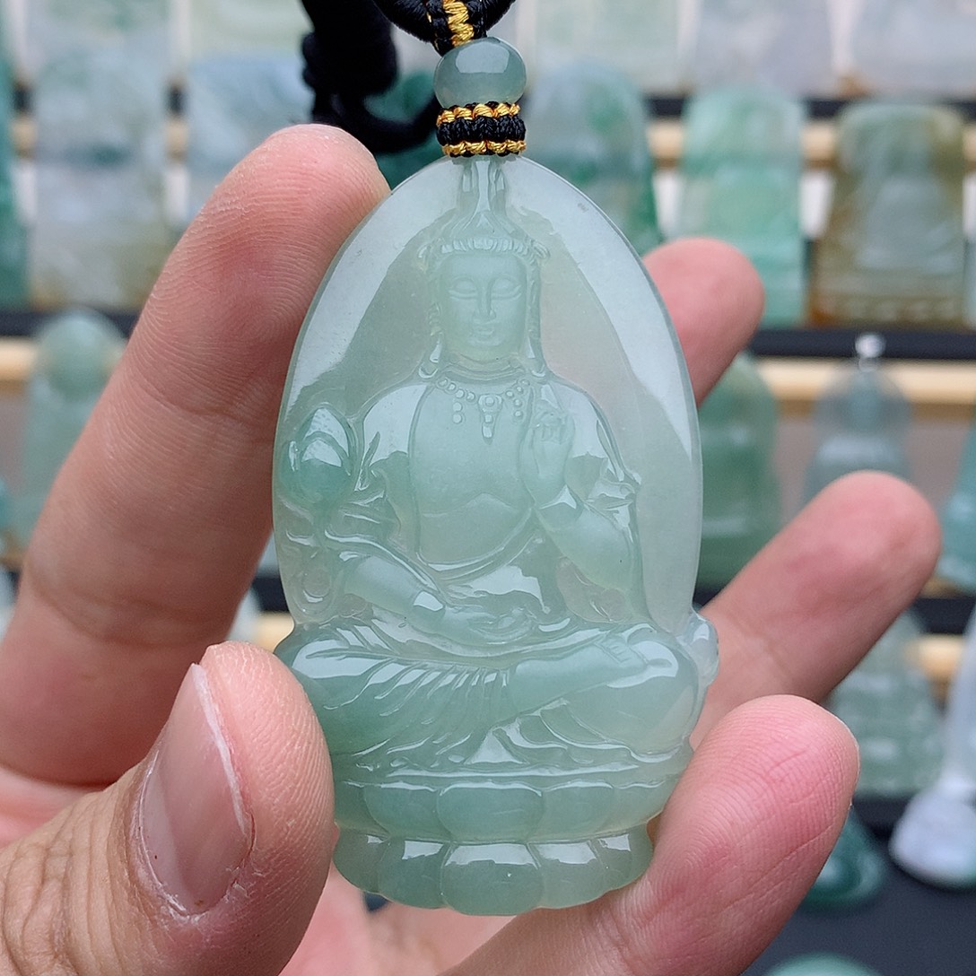 翡翠未镶嵌颈饰莲花观音