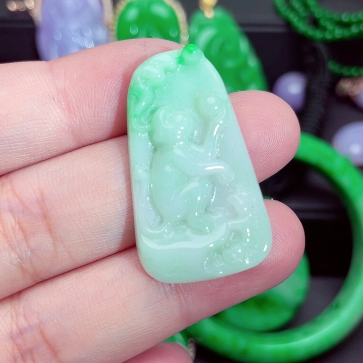 翡翠未镶嵌吊坠(不含链)