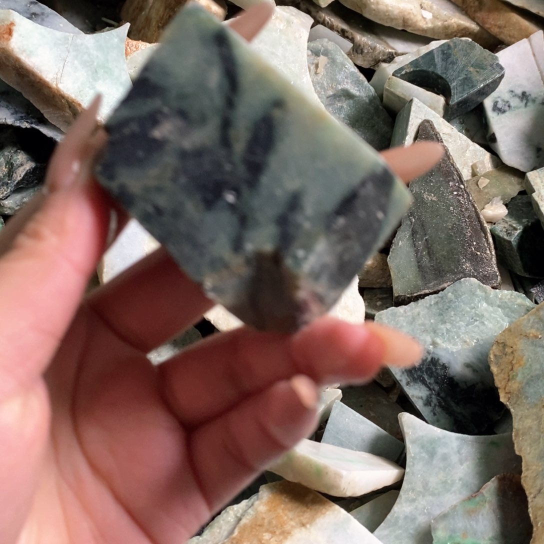 颈饰未镶嵌翡翠天然翡翠