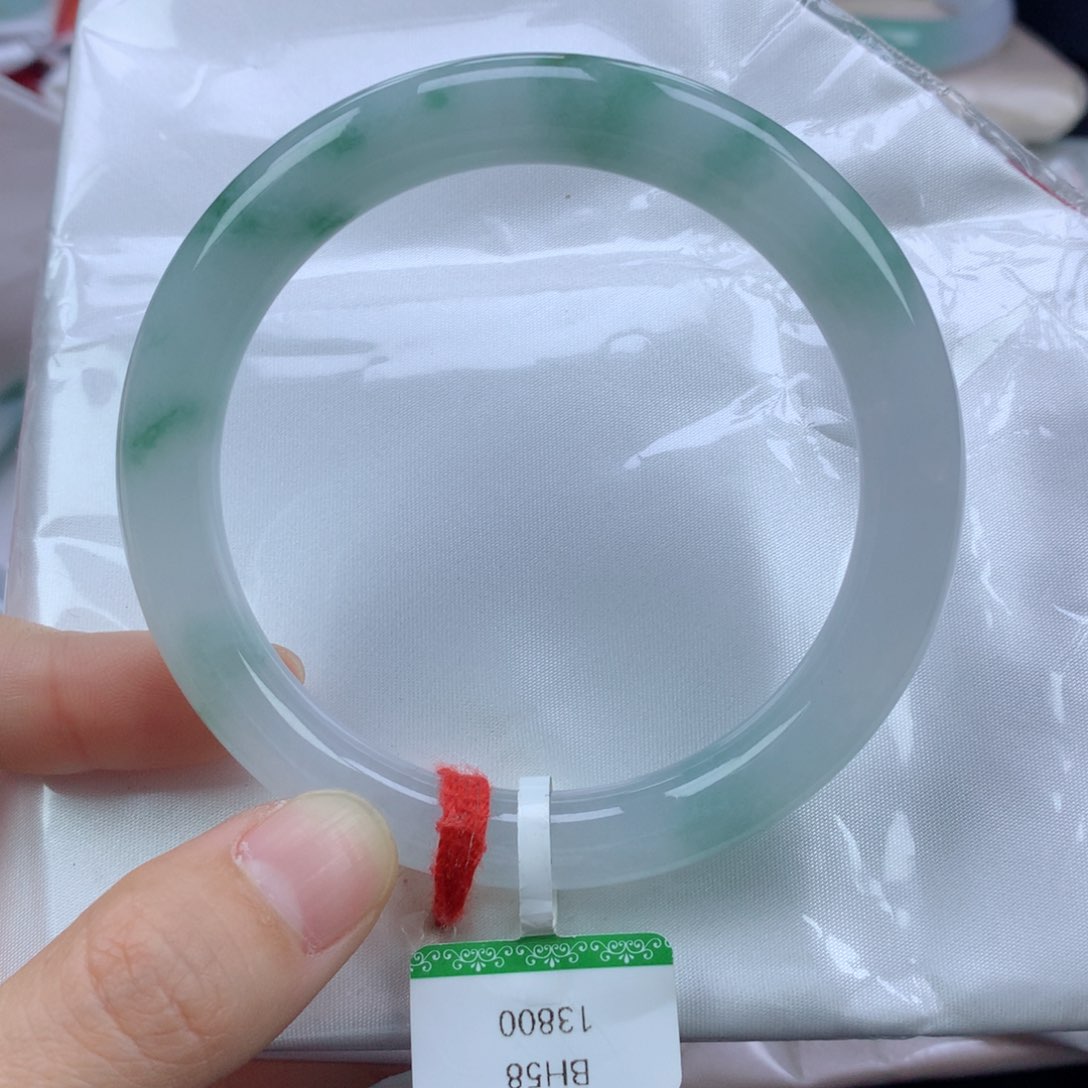翡翠手镯未镶嵌58.9圆