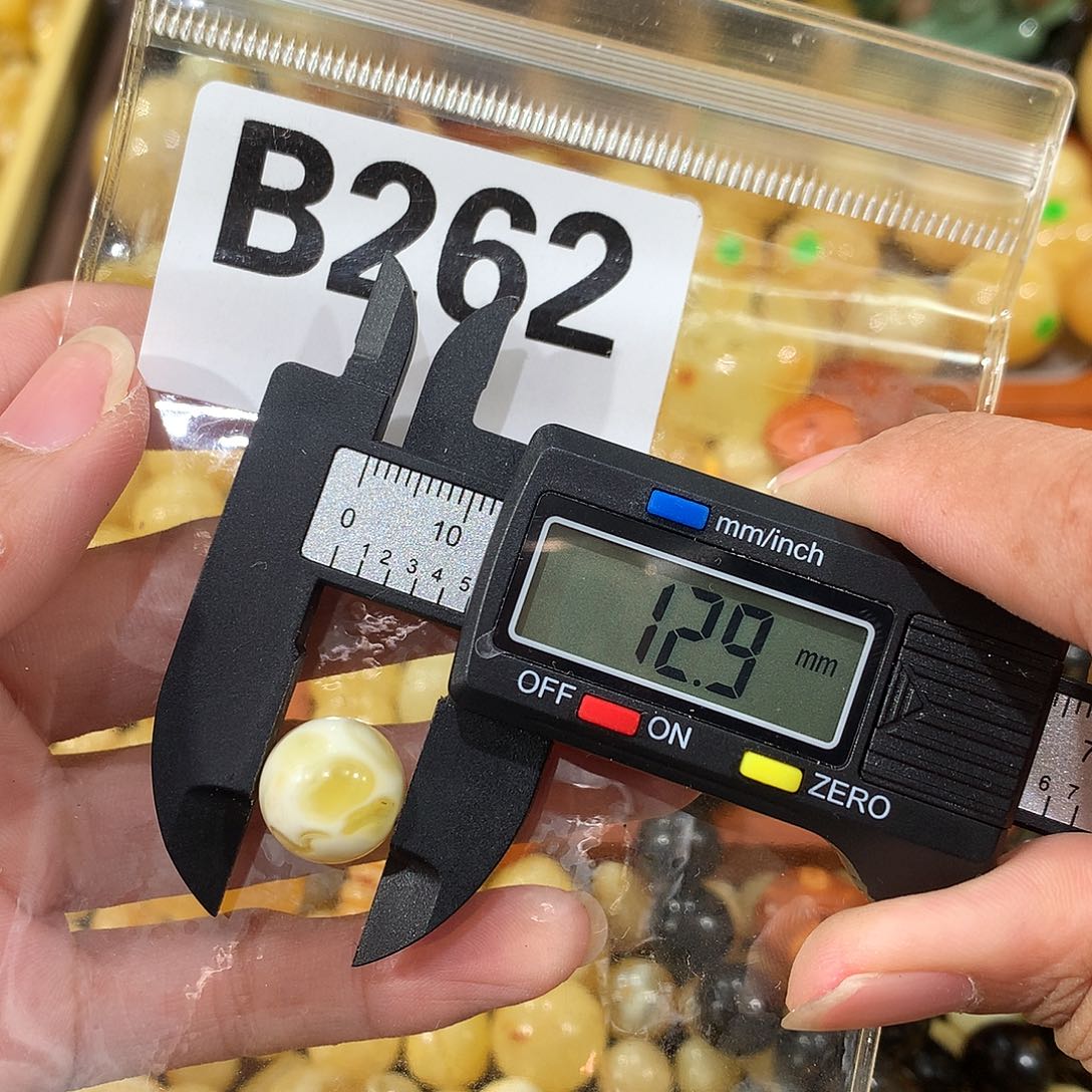 未镶嵌琥珀珠宝奇石