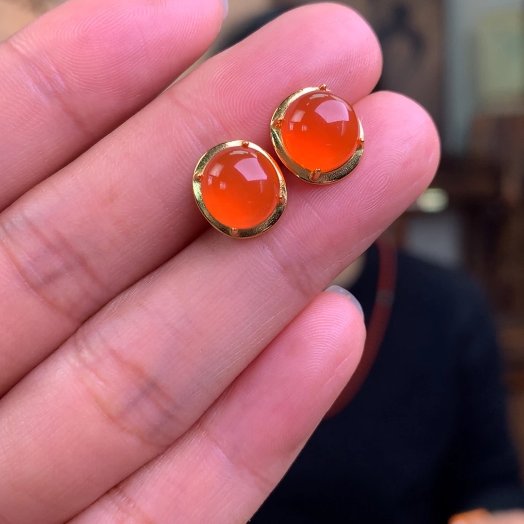 【原矿无注胶】冰红耳钉