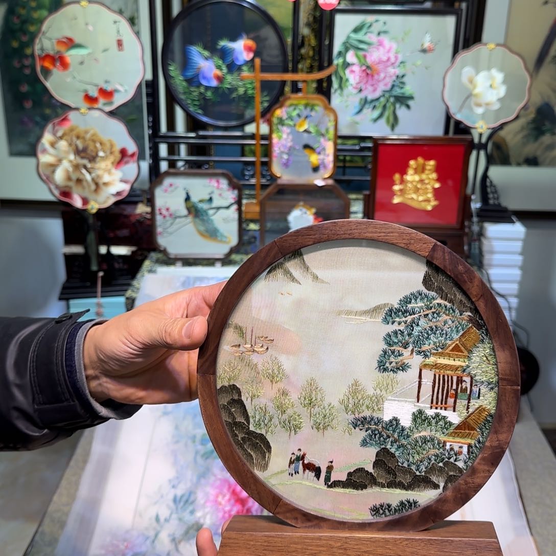 刺绣刺绣工艺精湛