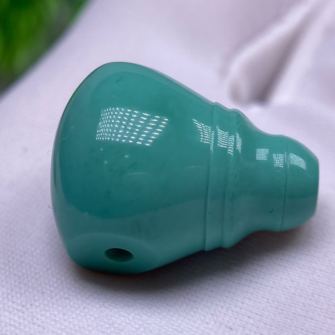 泰鑫绿松石天然原矿玉石高瓷高密精工配饰精雕手工侧挂三通