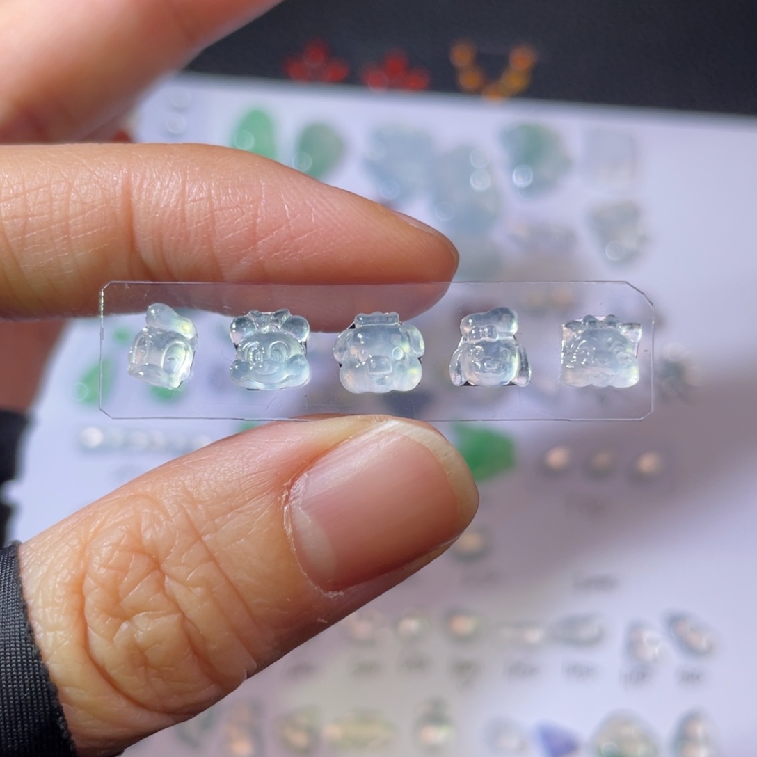 翡翠颈饰未镶嵌裸石