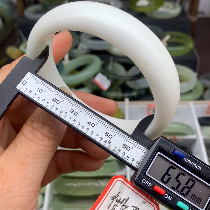 蛇纹石玉未镶嵌手镯790