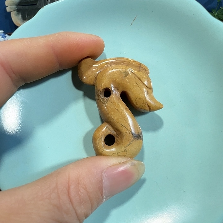 透闪石质玉未镶嵌挂件