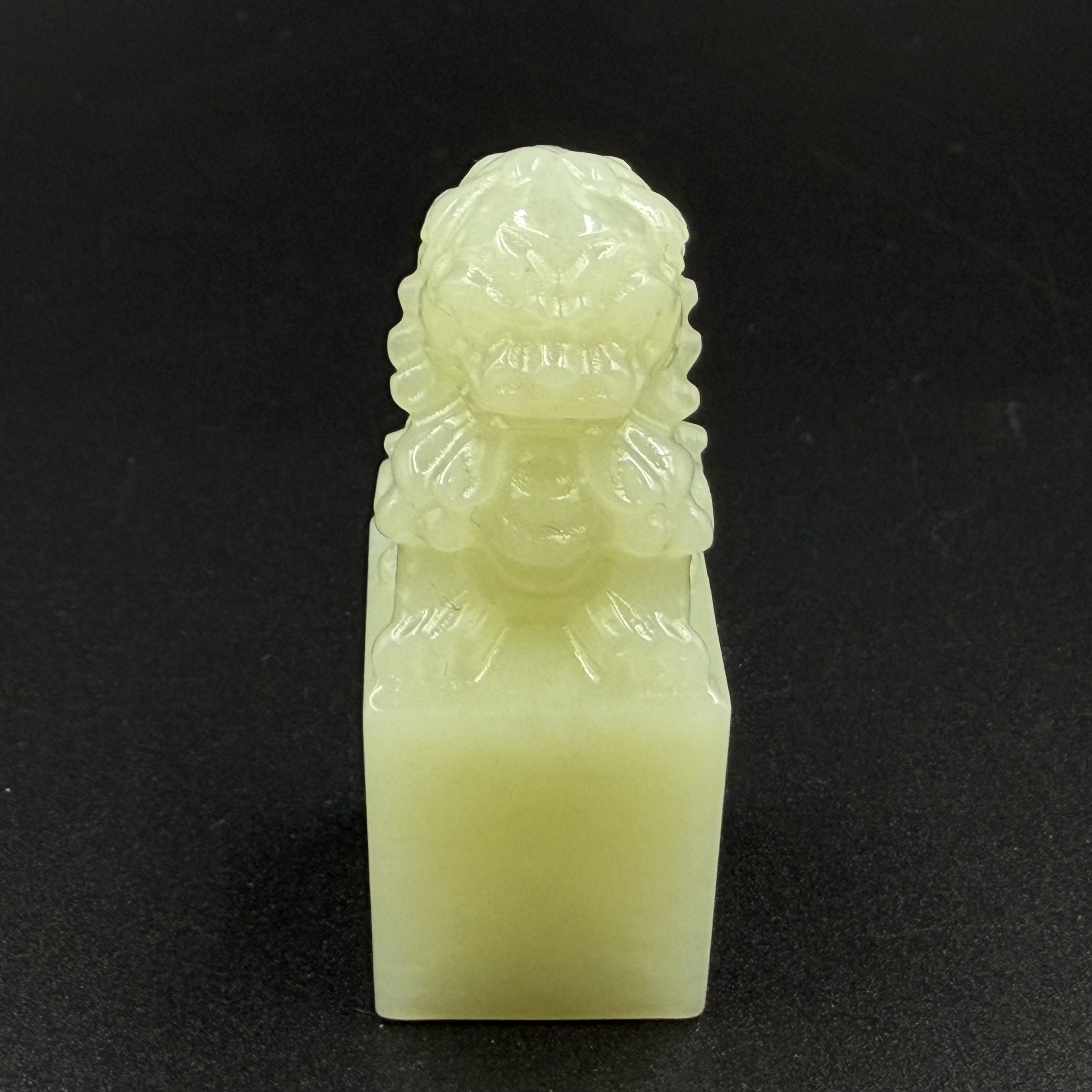 旧藏 和田青玉狮子篆刻印章摆件