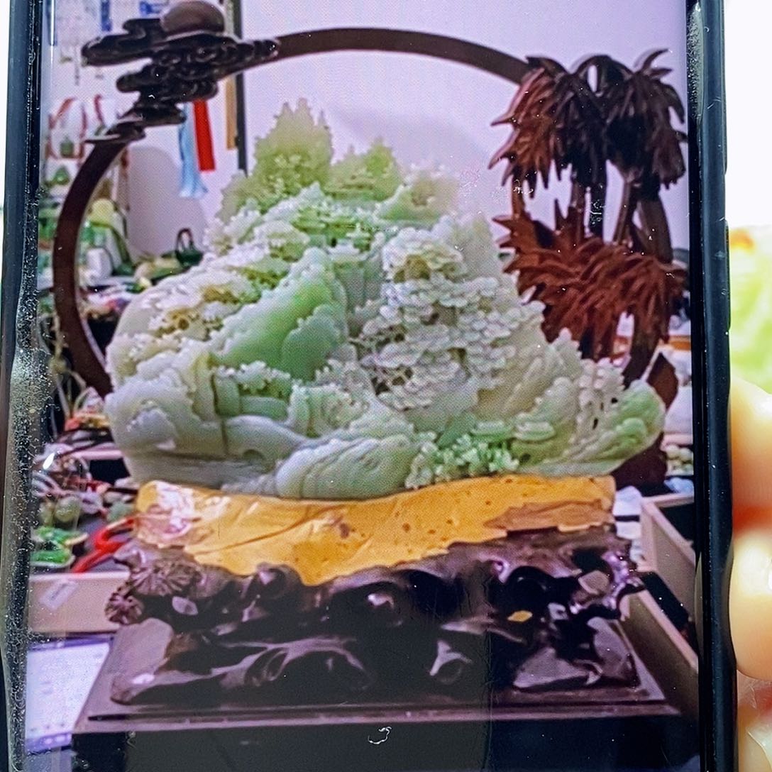 和田玉未镶嵌颈饰翠青大摆件