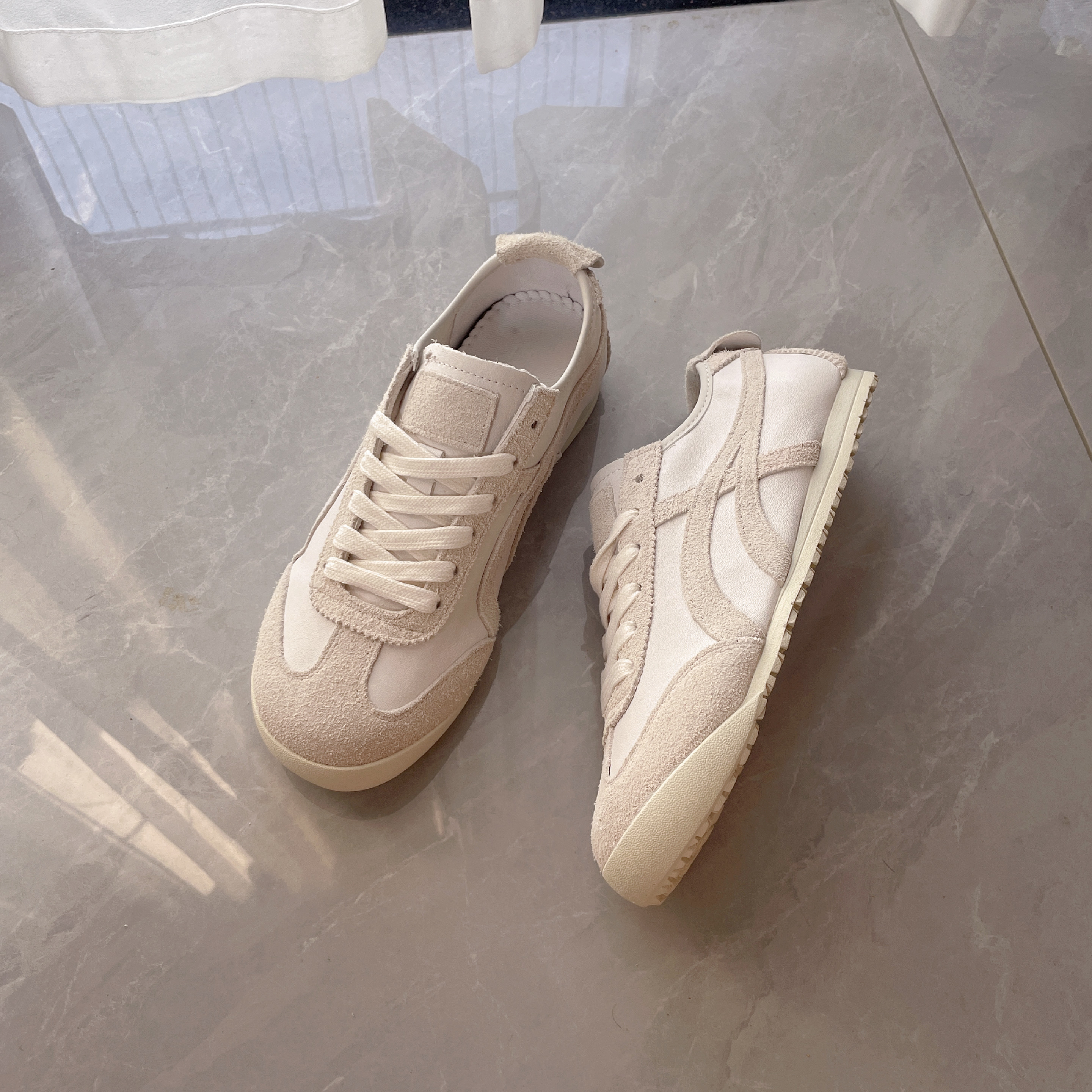 头层牛皮休闲风大码女鞋41-43码春秋真皮休闲鞋平底百搭小白鞋