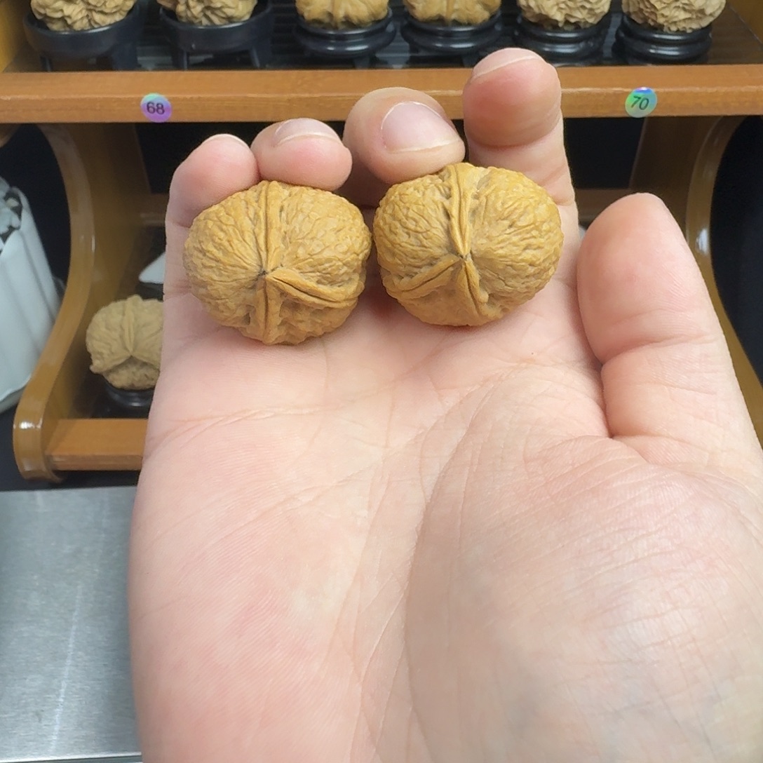 文玩核桃把件11号三棱佛肚34尺