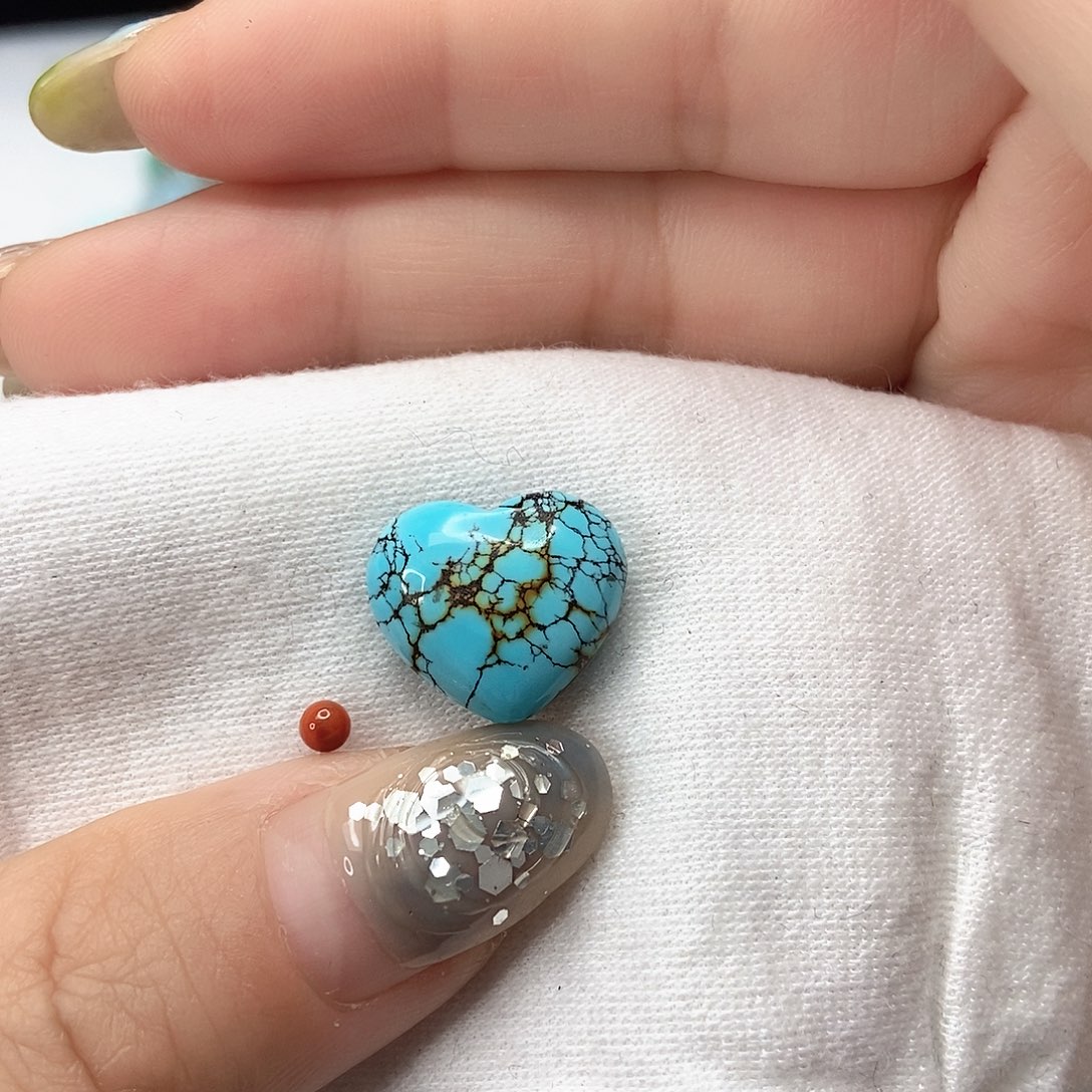 南红玛瑙未镶嵌珠宝奇石