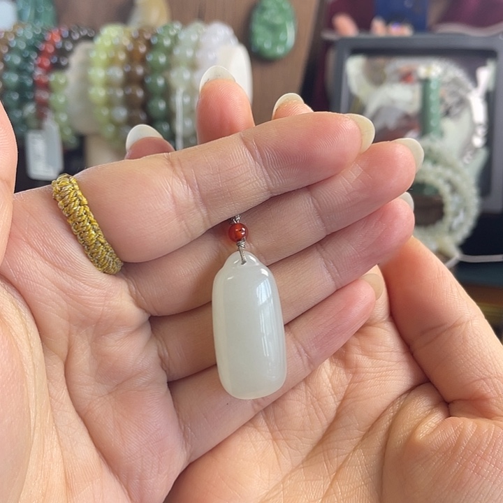 和田玉（糖玉）未镶嵌颈饰