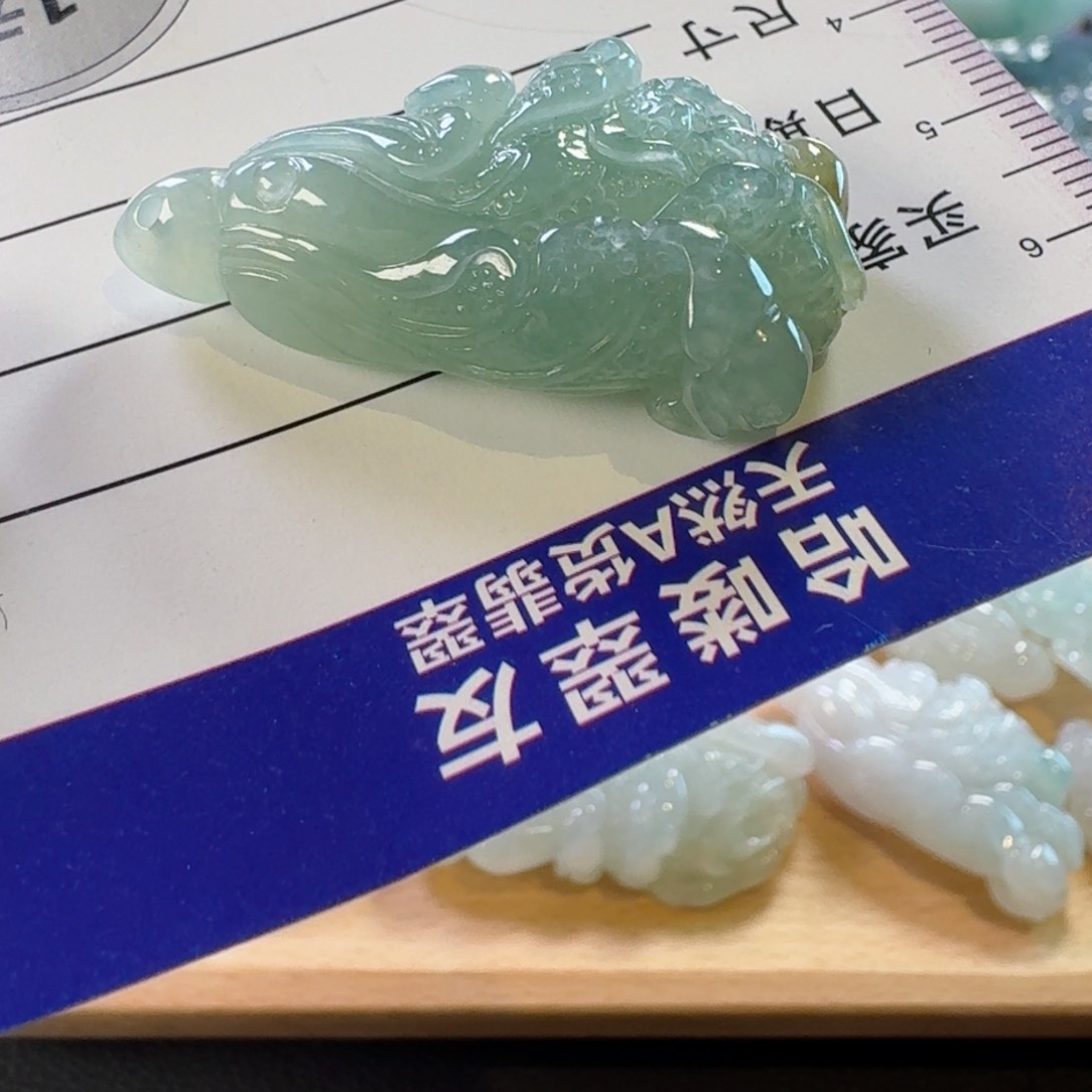 翡翠颈饰未镶嵌颈饰