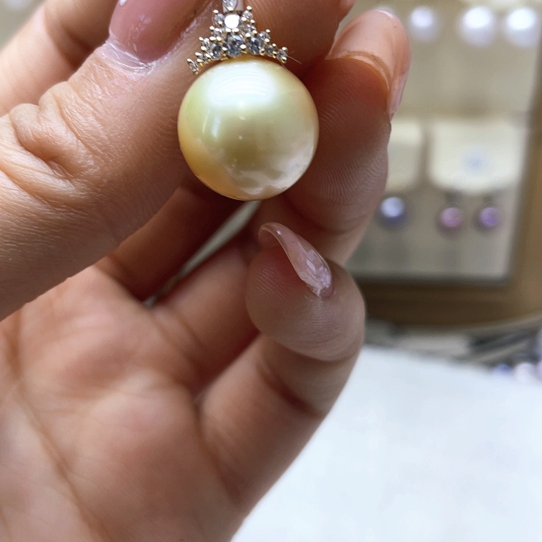 海水珍珠颈饰18K金镶嵌