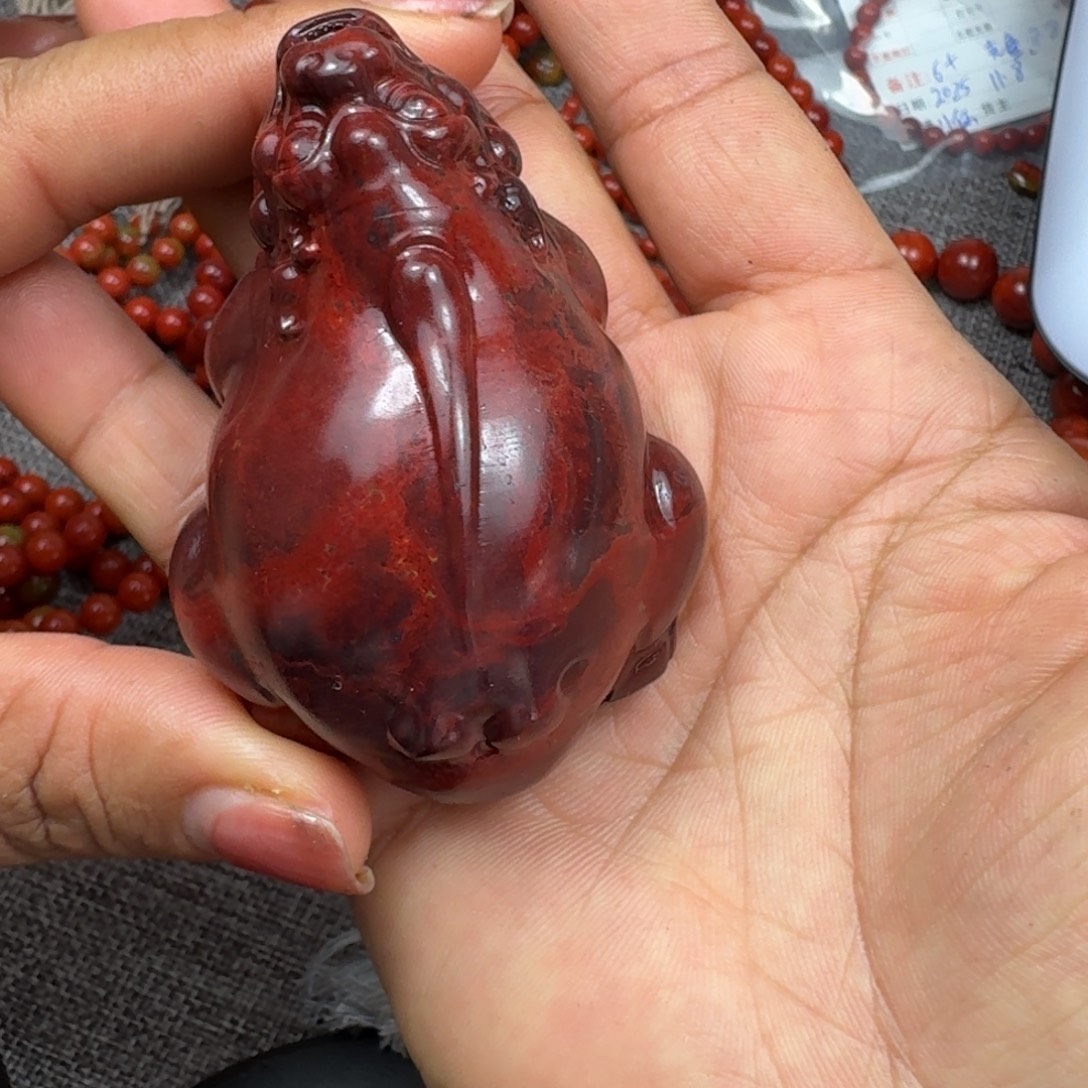 浅****南红玛瑙未镶嵌颈饰