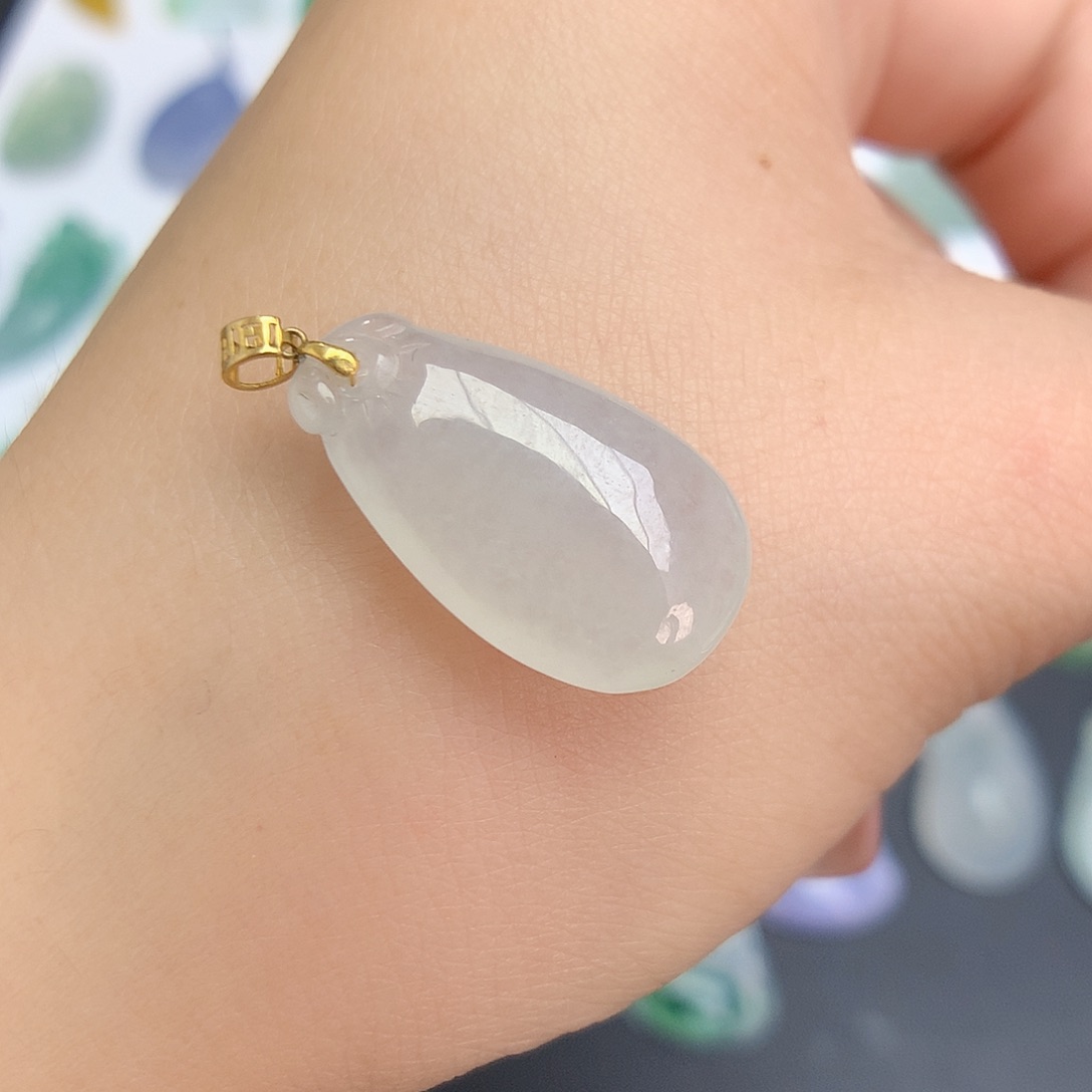 翡翠18K金镶嵌颈饰福瓜