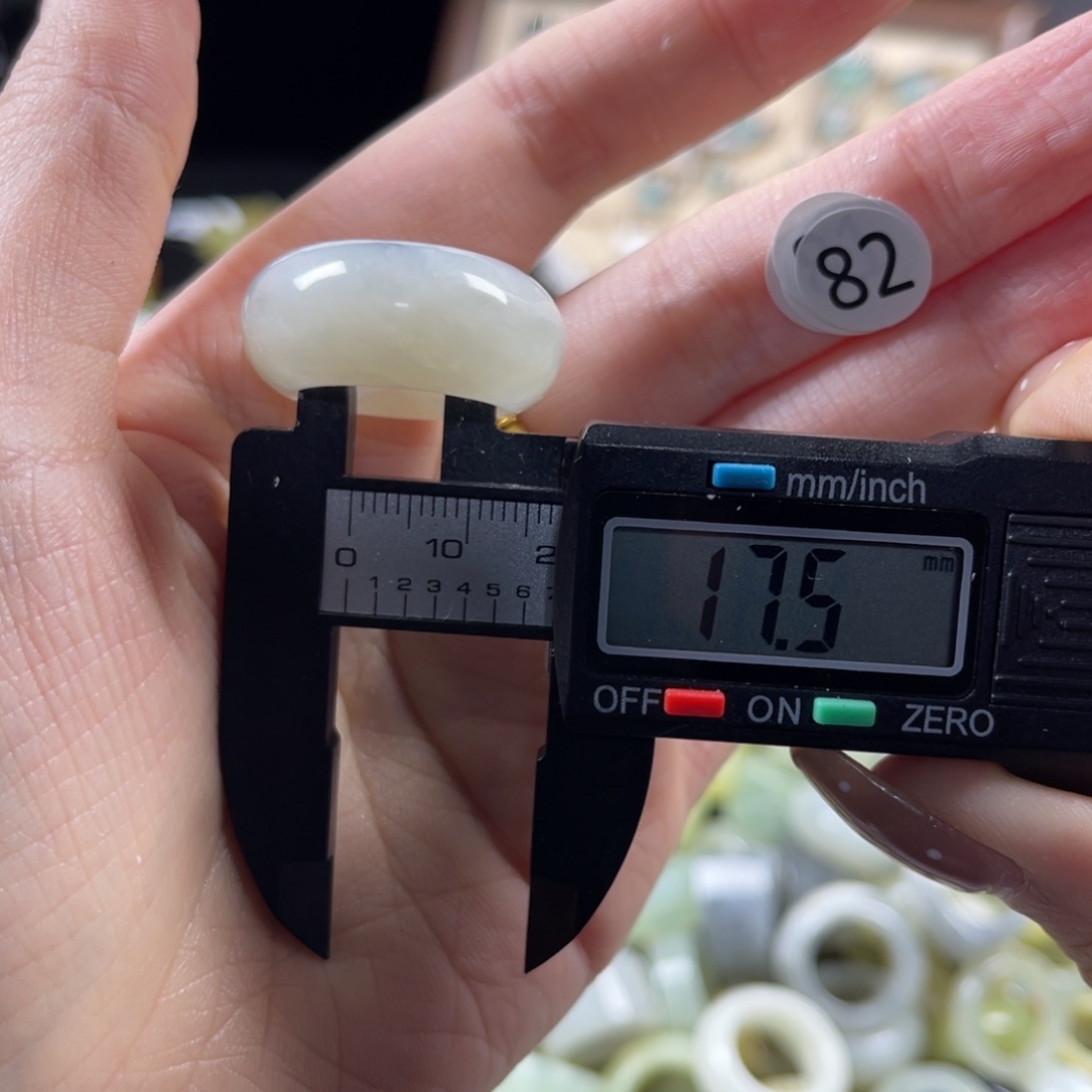 蛇纹石玉未镶嵌戒指