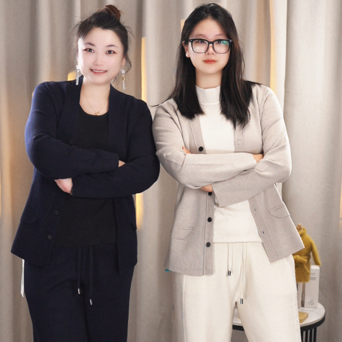 [小立领]初秋新款显瘦时尚百搭女士立领针织西服24655