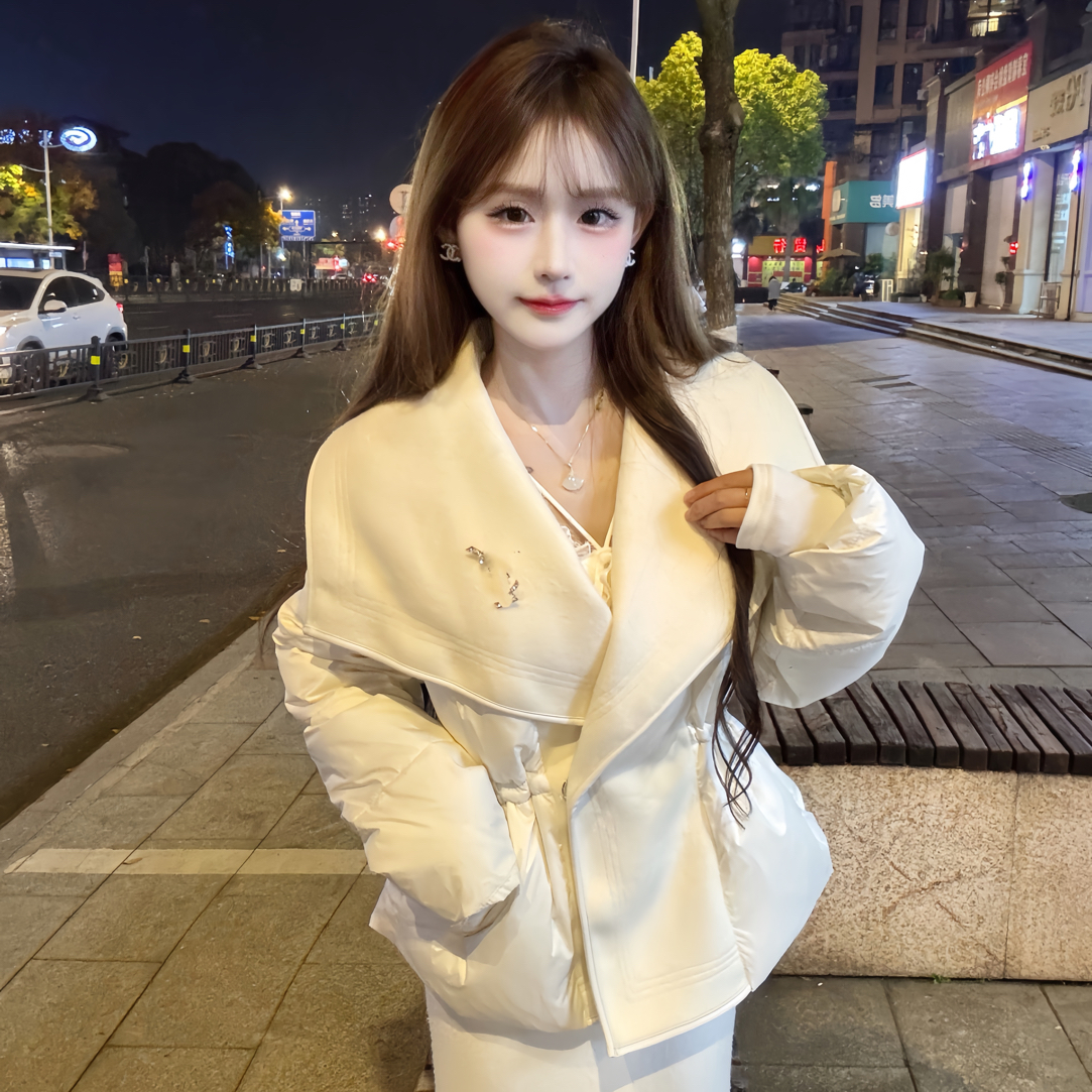 【冬日温柔】大翻领系带收腰白鸭绒保暖外套