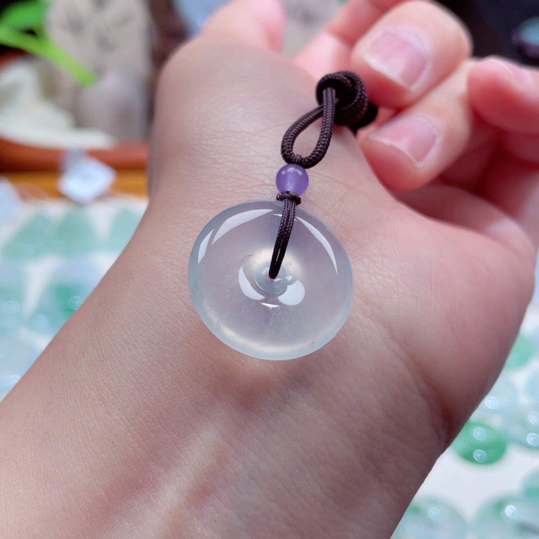 翡翠颈饰未镶嵌扣子