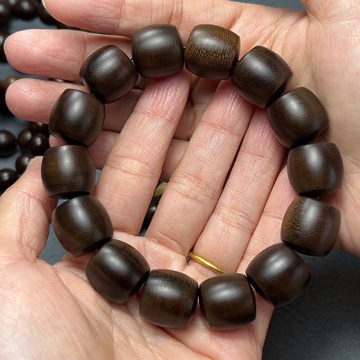 沉香手串白棋玉化