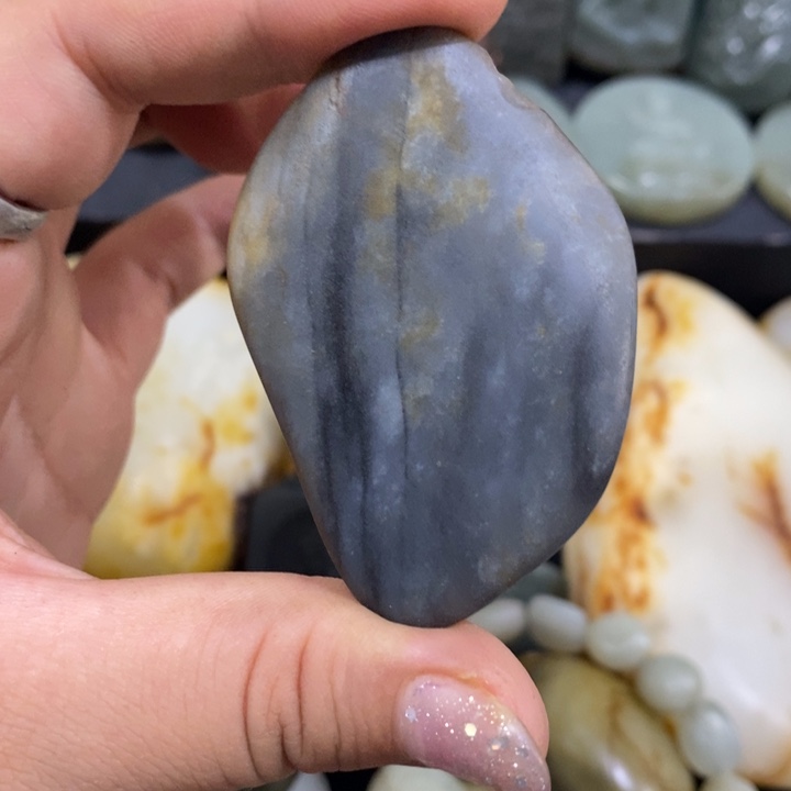 小***新和田玉（糖玉）未镶嵌挂件