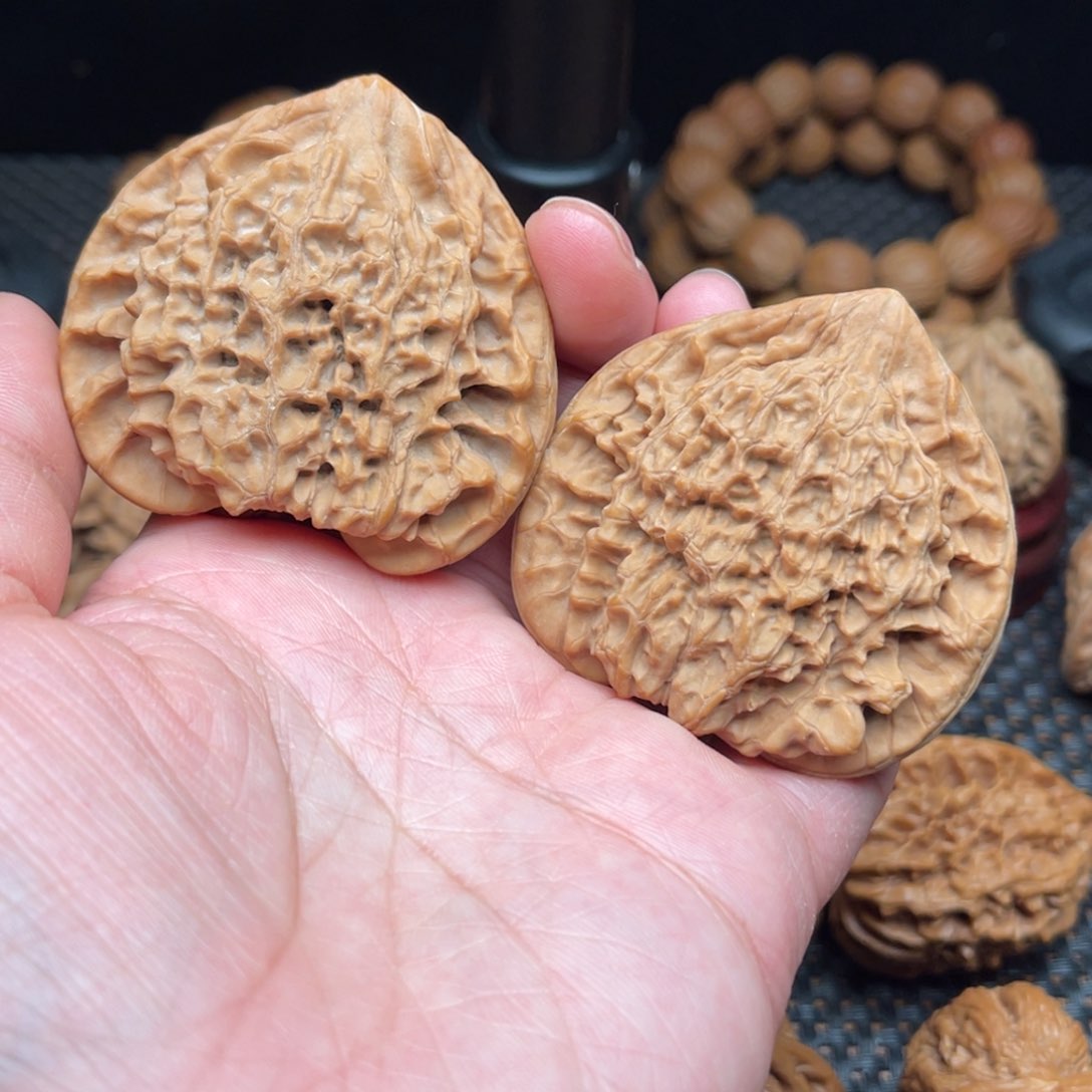 文玩核桃吊坠桃心扁核桃
