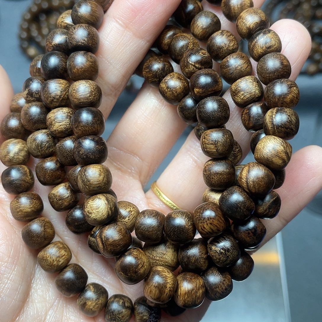 沉香手串黄棋瘤疤0.8