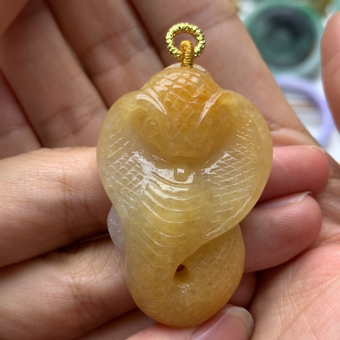 翡翠未镶嵌颈饰翡翠