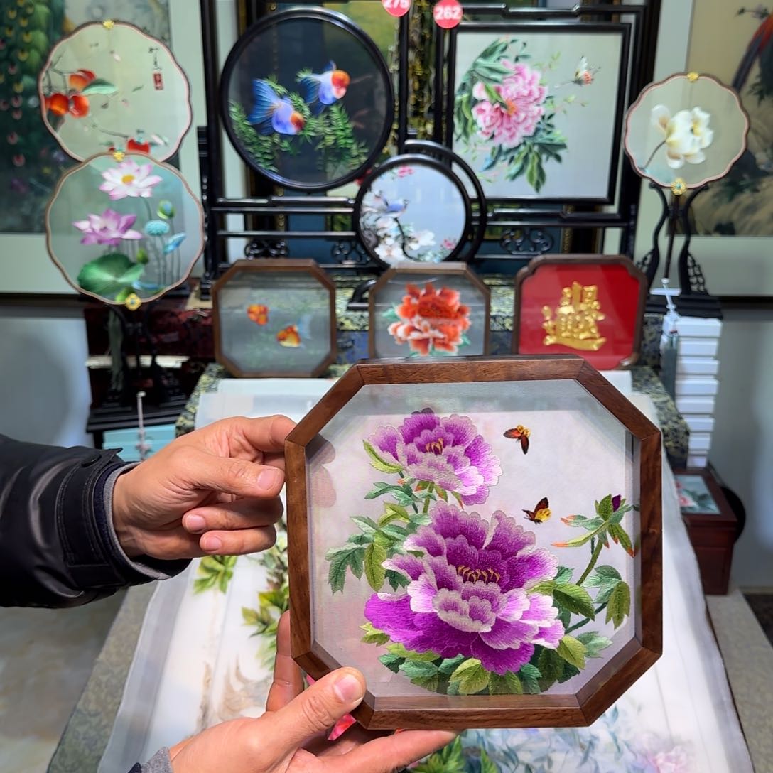 刺绣刺绣工艺精湛