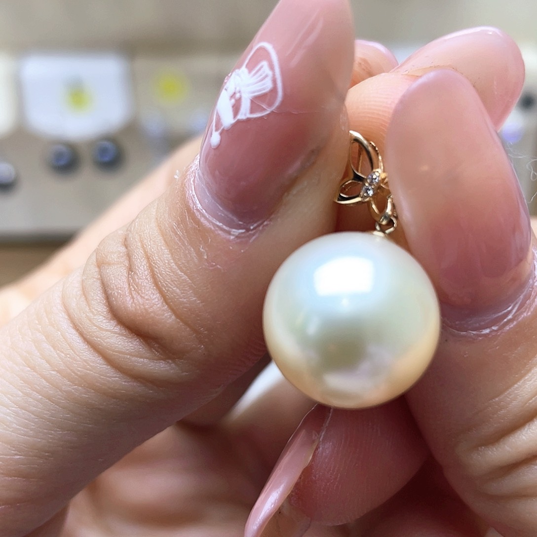 海水珍珠颈饰18K金镶嵌