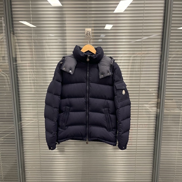 99新 MONCLER maya侧面徽章logo深蓝色羽绒服 1码 #10226