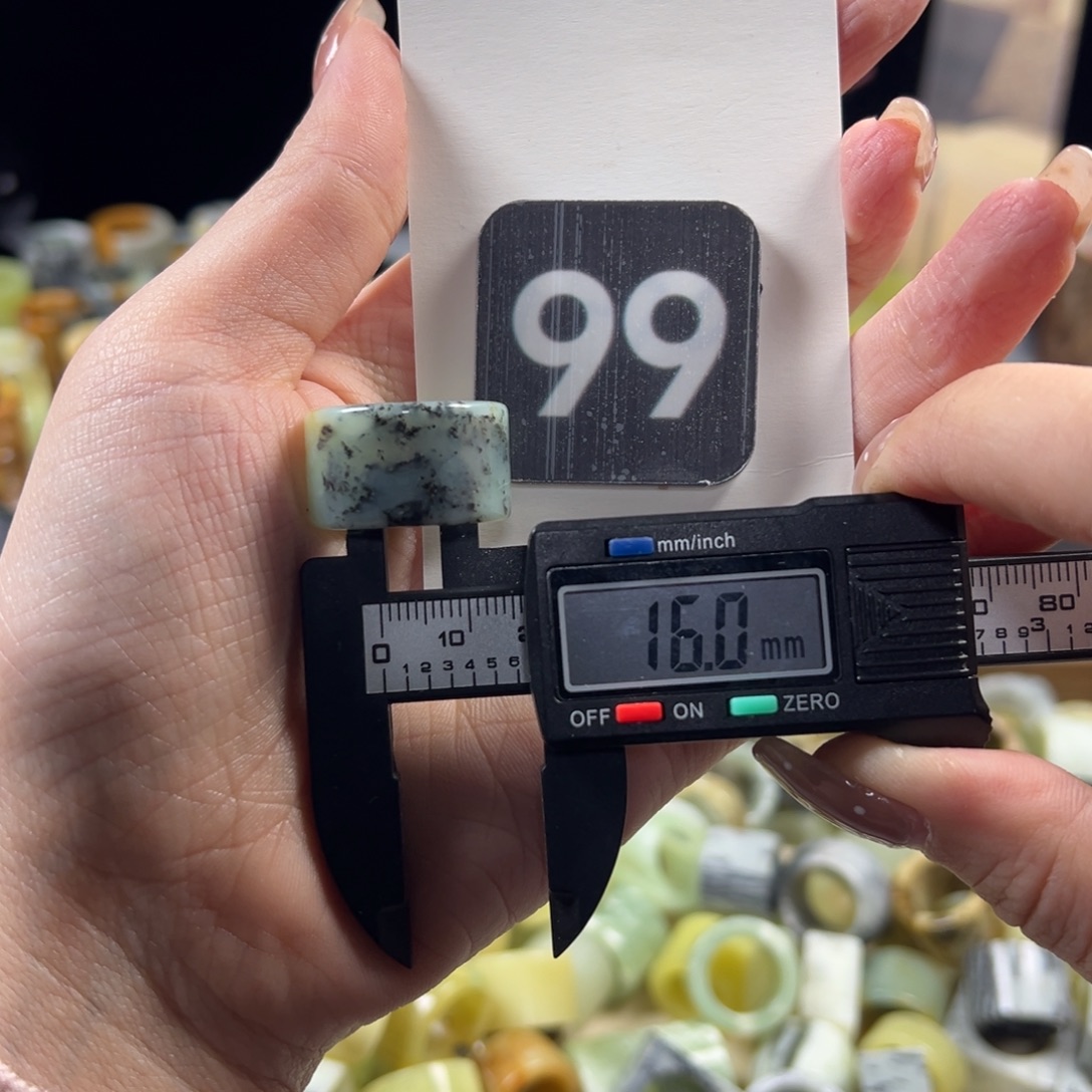 蛇纹石玉未镶嵌戒指