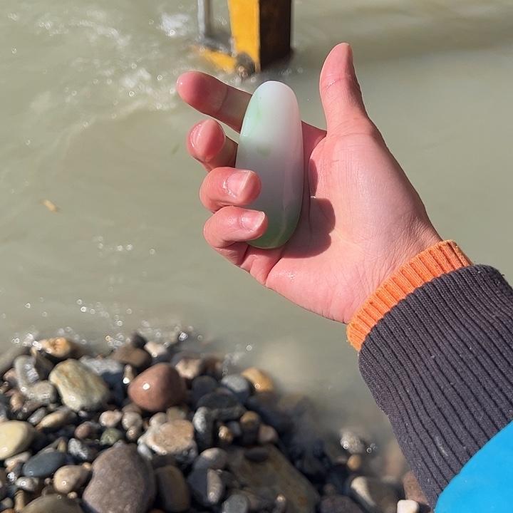 和田玉（糖玉）未镶嵌挂件