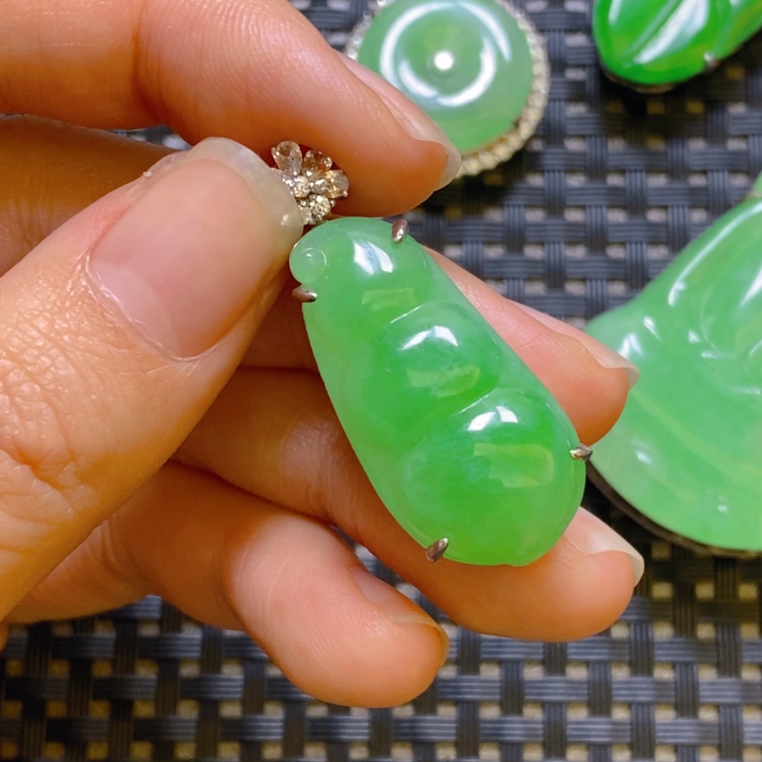 翡翠颈饰银S925镶嵌吊坠