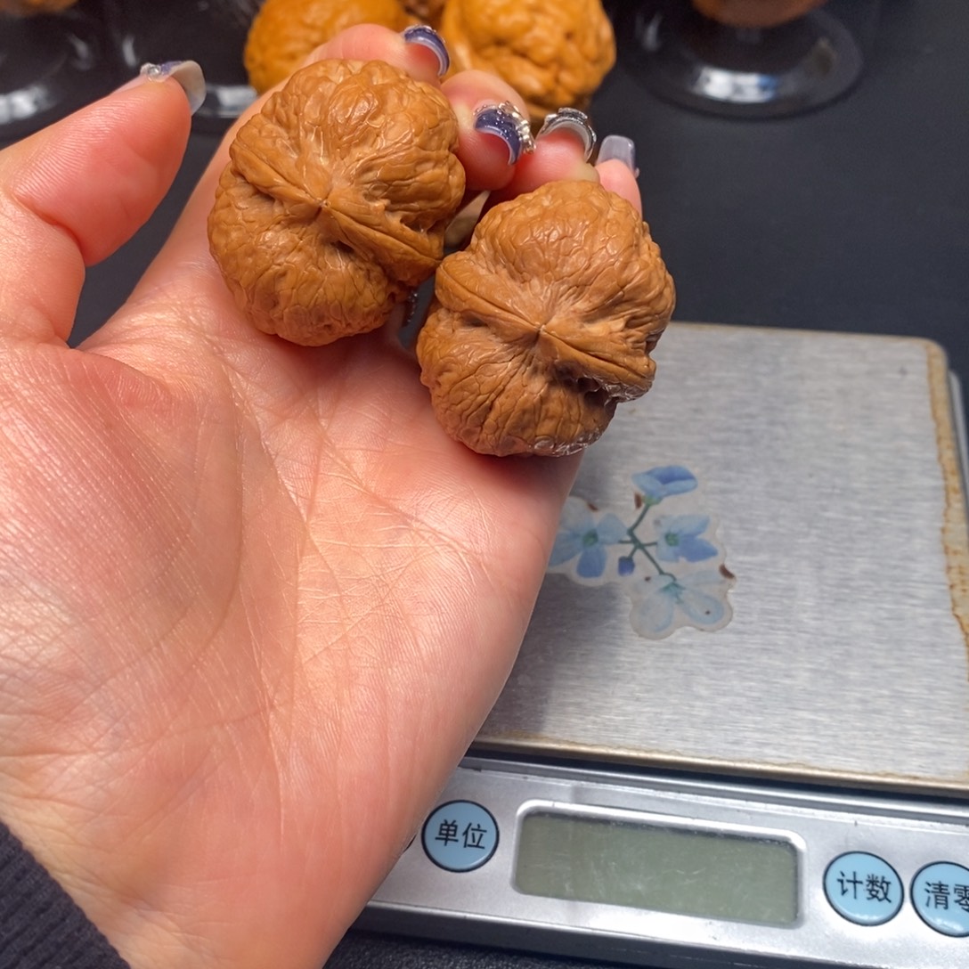 文玩核桃吊坠粗筋卧龙