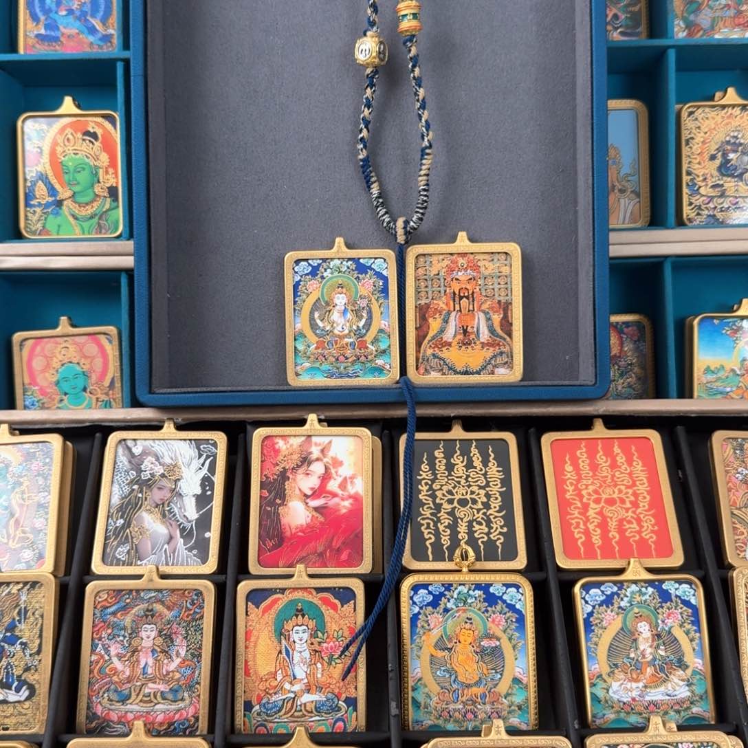 吊坠朗****镜四臂五爷六字太钢外壳