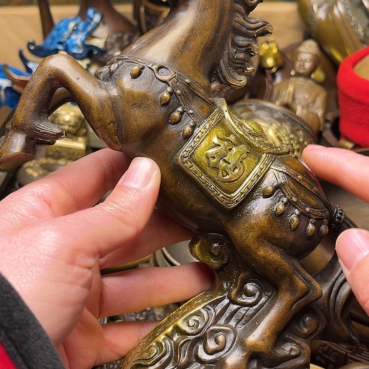 精美铜器批发档口