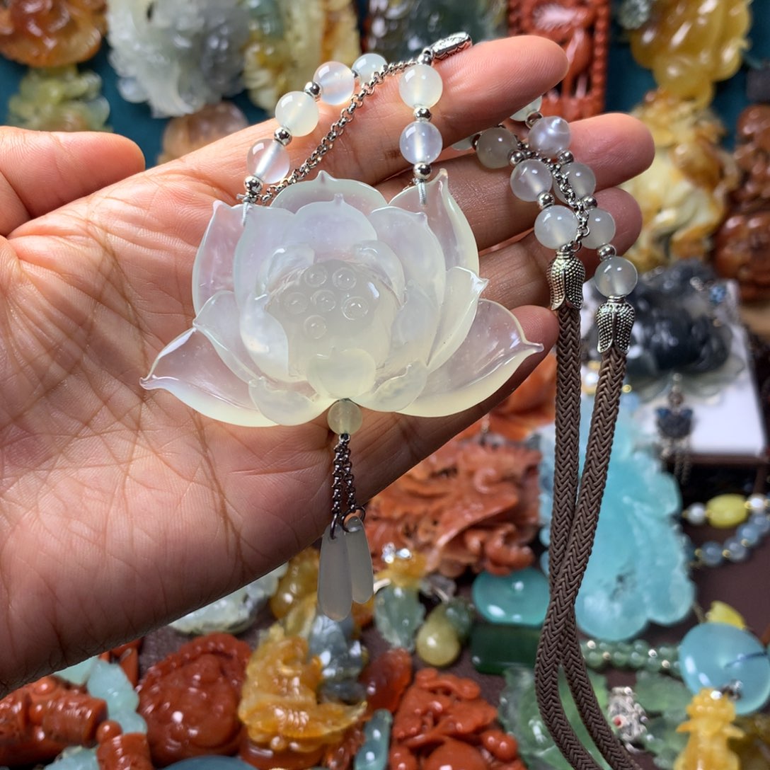 蛇纹石玉未镶嵌挂坠