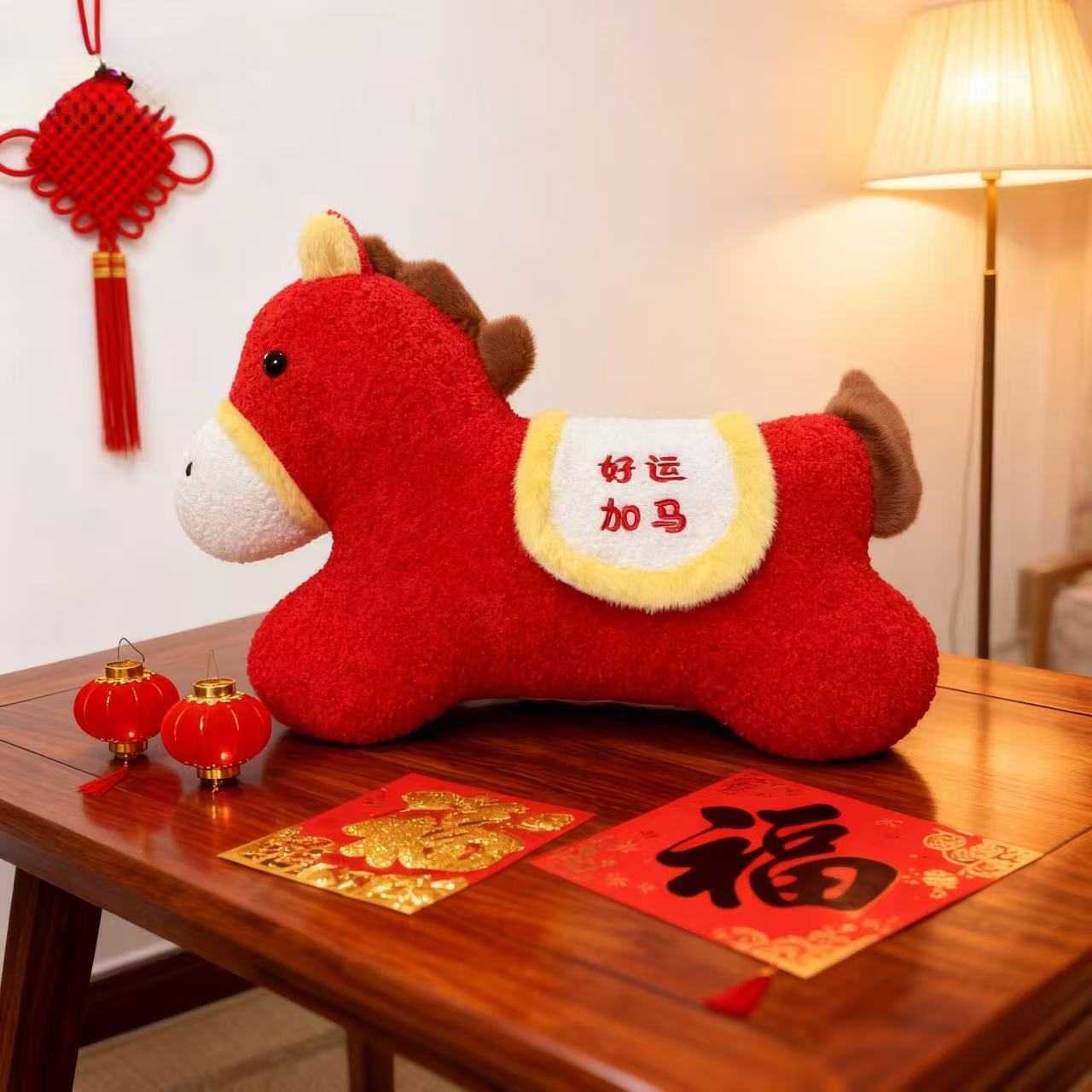 好运加马新年创意马年抱枕玩偶沙发客厅春节装饰摆件新年车载靠枕
