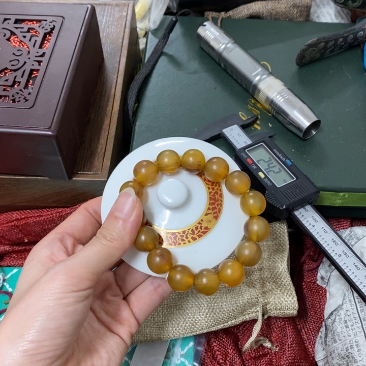 瓷片哈中古工艺品一件