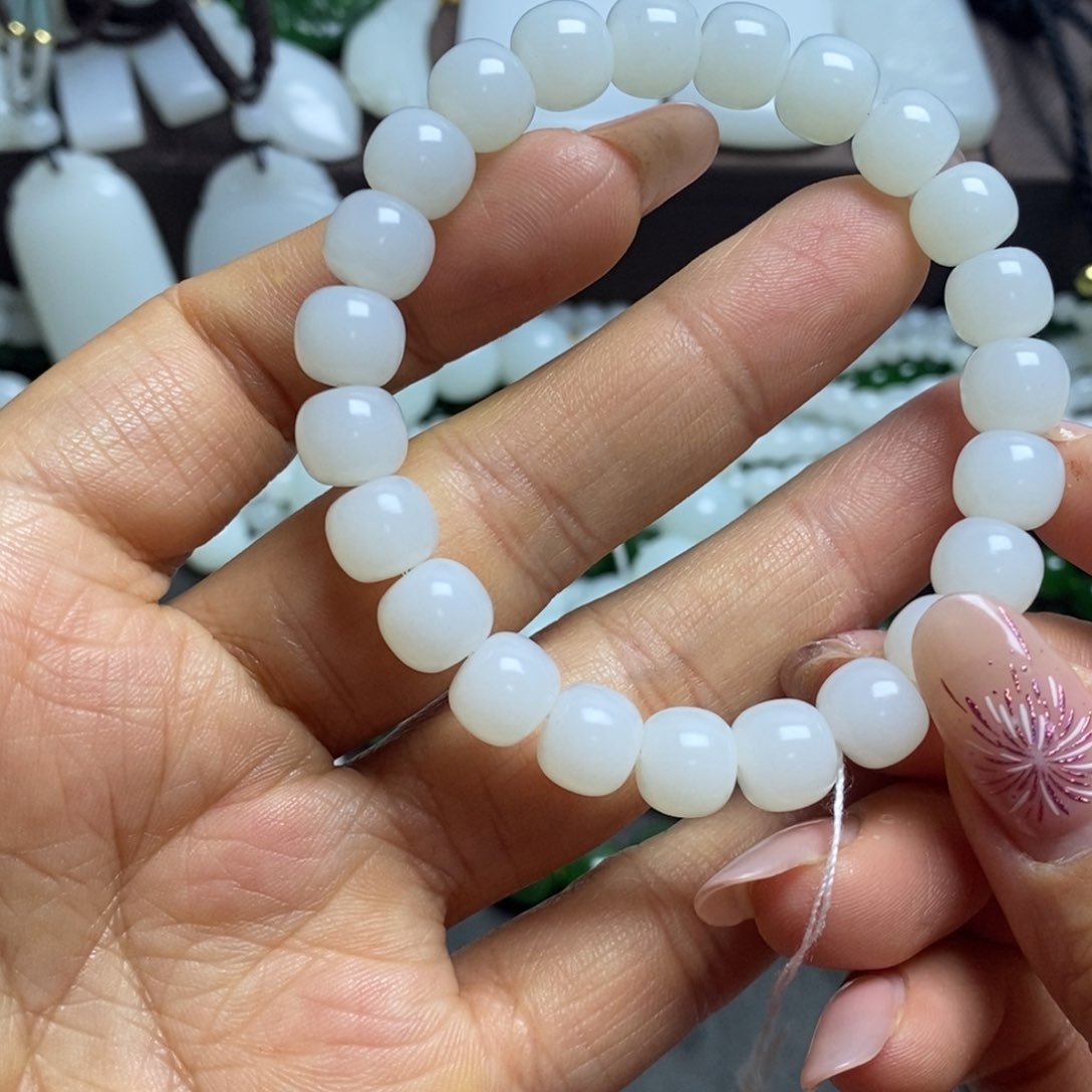 和田玉手链未镶嵌小*车