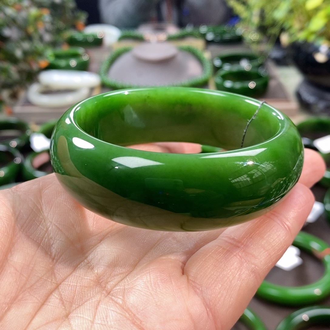 和田玉（碧玉）未镶嵌手镯