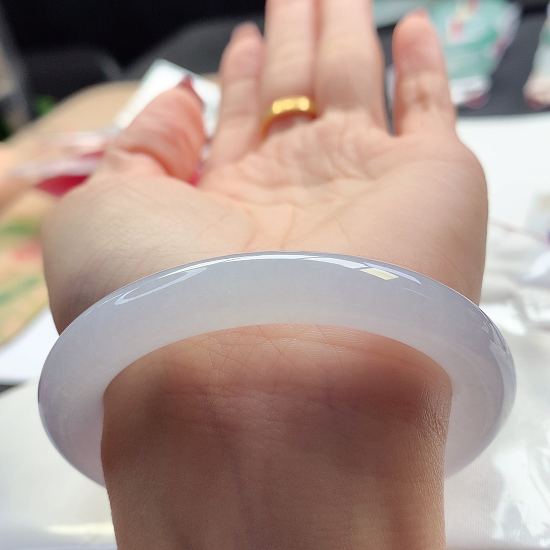 翡翠手镯未镶嵌54-55圈口粉冰白性价比超高