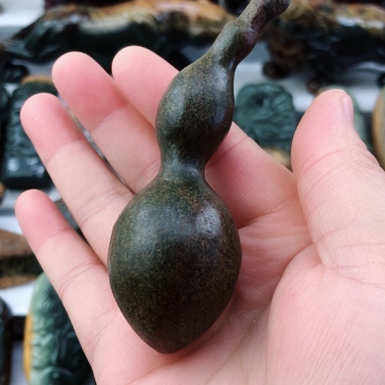 未镶嵌岫岩河磨玉（透闪石质玉）把件
