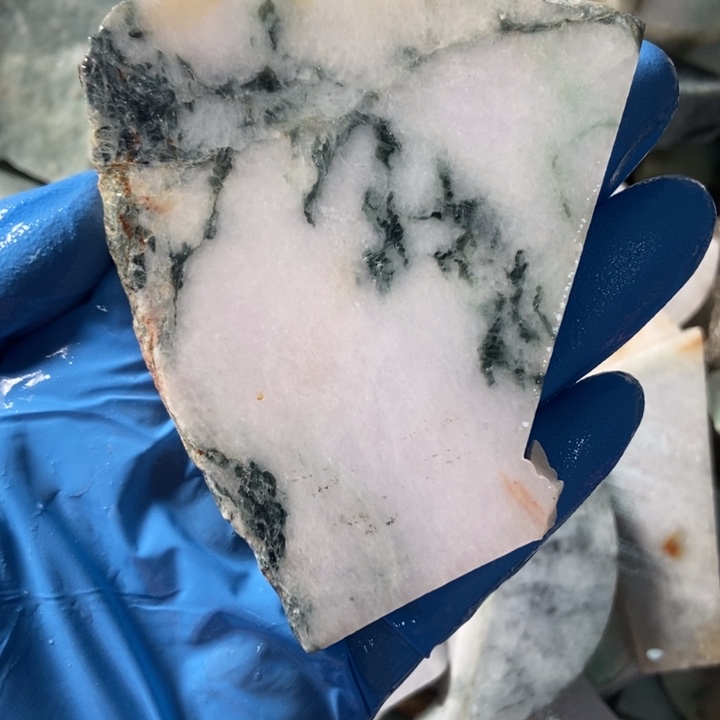 翡翠颈饰未镶嵌天然翡翠