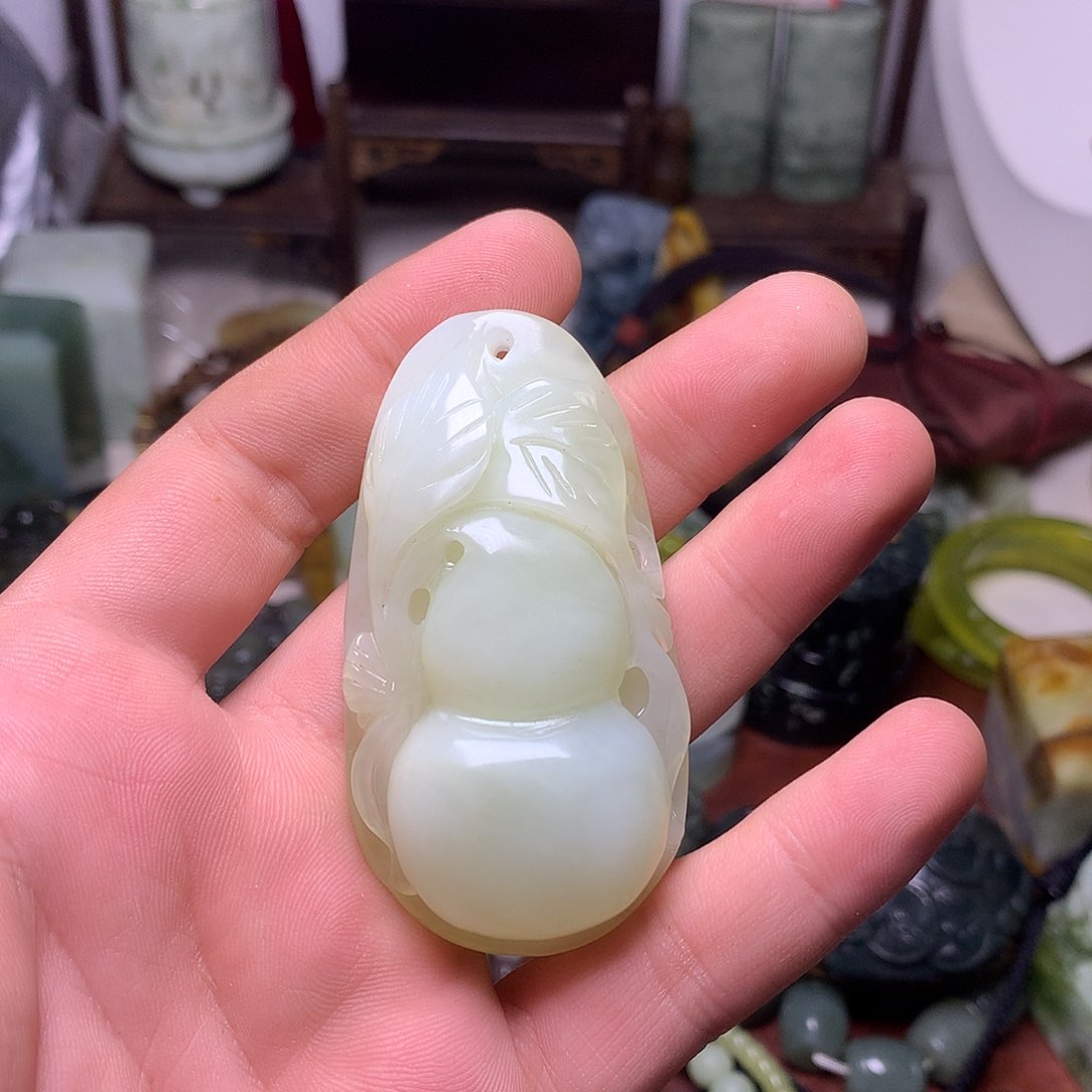未镶嵌蛇纹石玉颈饰