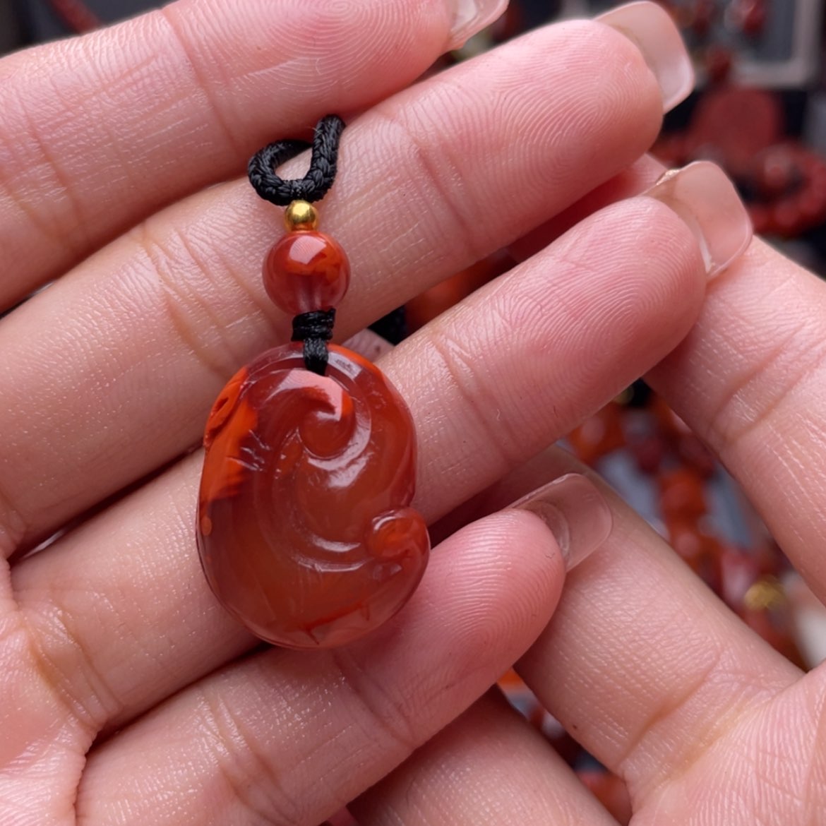 【闪购商品】南红玛瑙牛血红如意未镶嵌